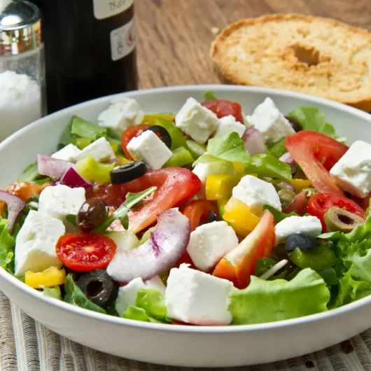 Greek Salad Khas Yunani Bercitarasa Autentik dan Segar
