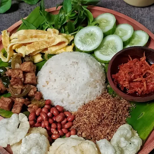 Nasi Ulam Betawi, Hidangan Tradisional Terfavorit Yang Kaya Rempah