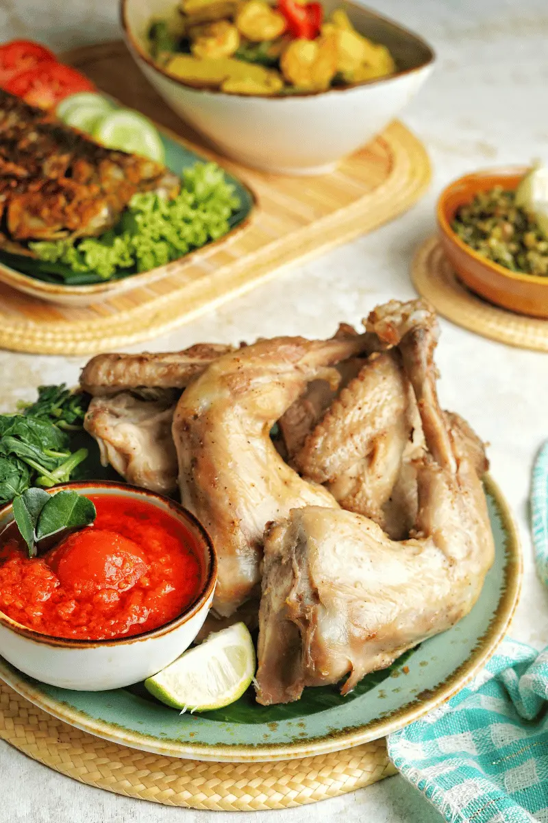 Sajian Ayam Pop Padang Yang Lezat