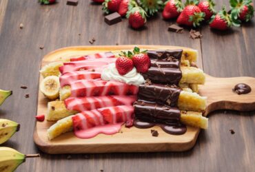 Banana Roll Coklat Strawberry