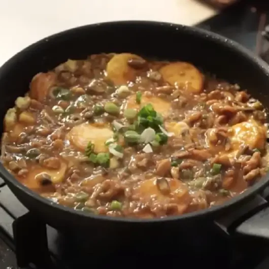 Hot Plate Tofu with Chicken and Mushroom Recipe